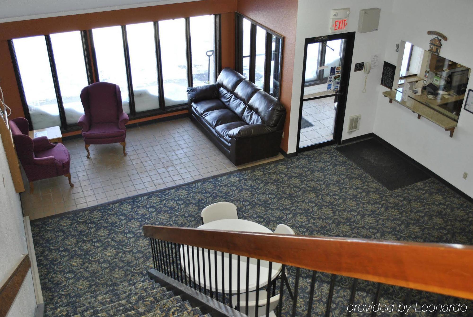 Waconia Inn And Suites Exterior photo