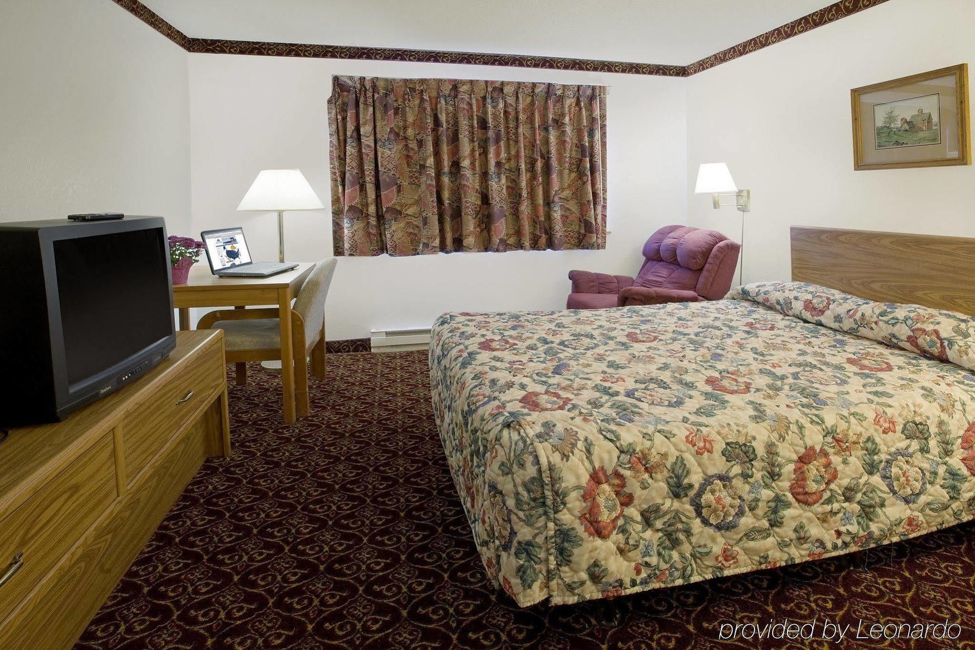 Waconia Inn And Suites Room photo