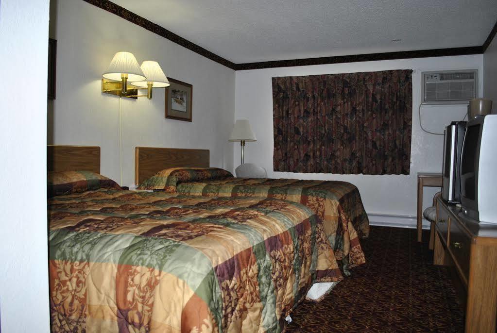 Waconia Inn And Suites Exterior photo